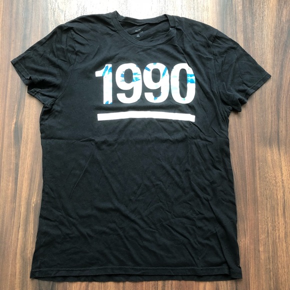 Lot of 3 Hollister Graphic Tees - Picture 8 of 8